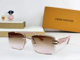 Picture of Louis Vuitton Sunglasses _SKUfw76989729fw